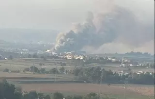 Un incendio en un polígono industrial de Vic obliga a movilizar 20 dotaciones de Bombers