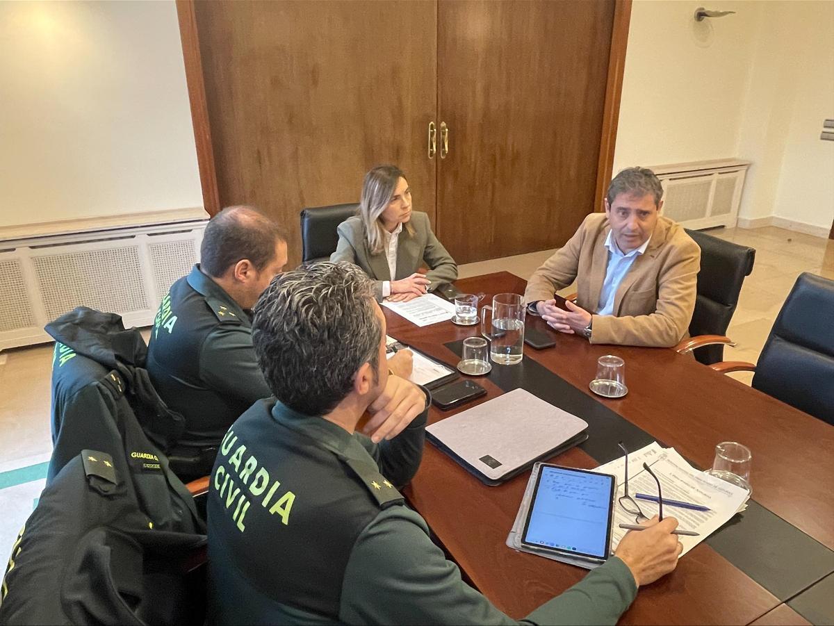 Reunión sobre el percebe, este viernes, en Oviedo.