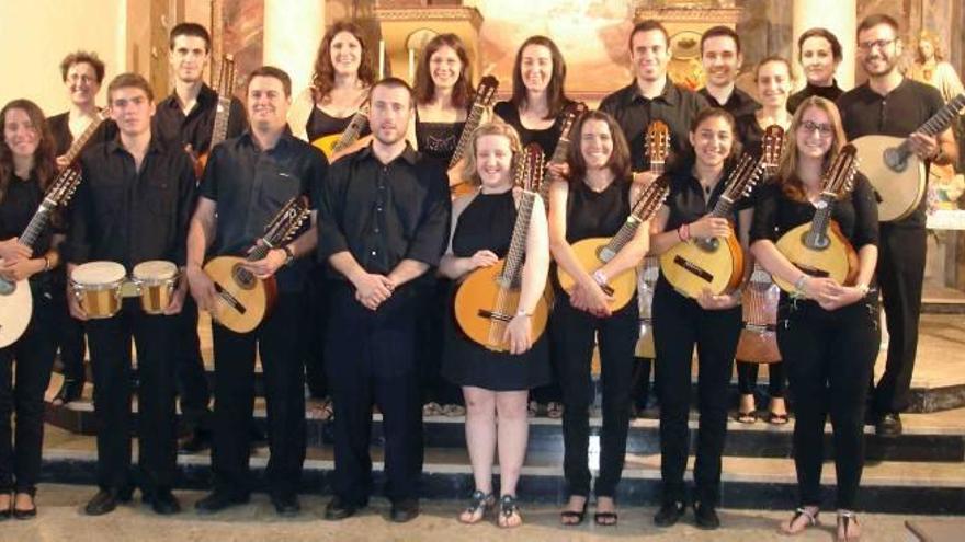 La «Rondalla La Muntanya»  de Beniardá celebra sus 25 años  con un concierto de reencuentro