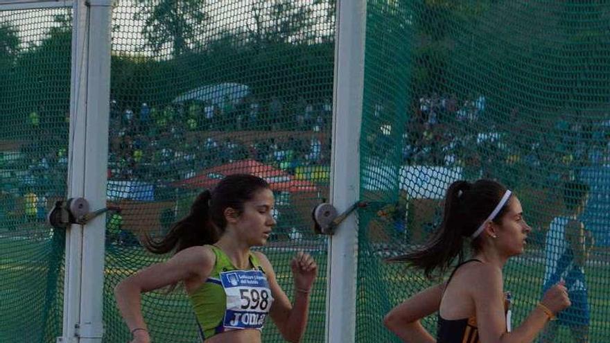 Raquel Meaños (Izq.) durante una competición. // FdV