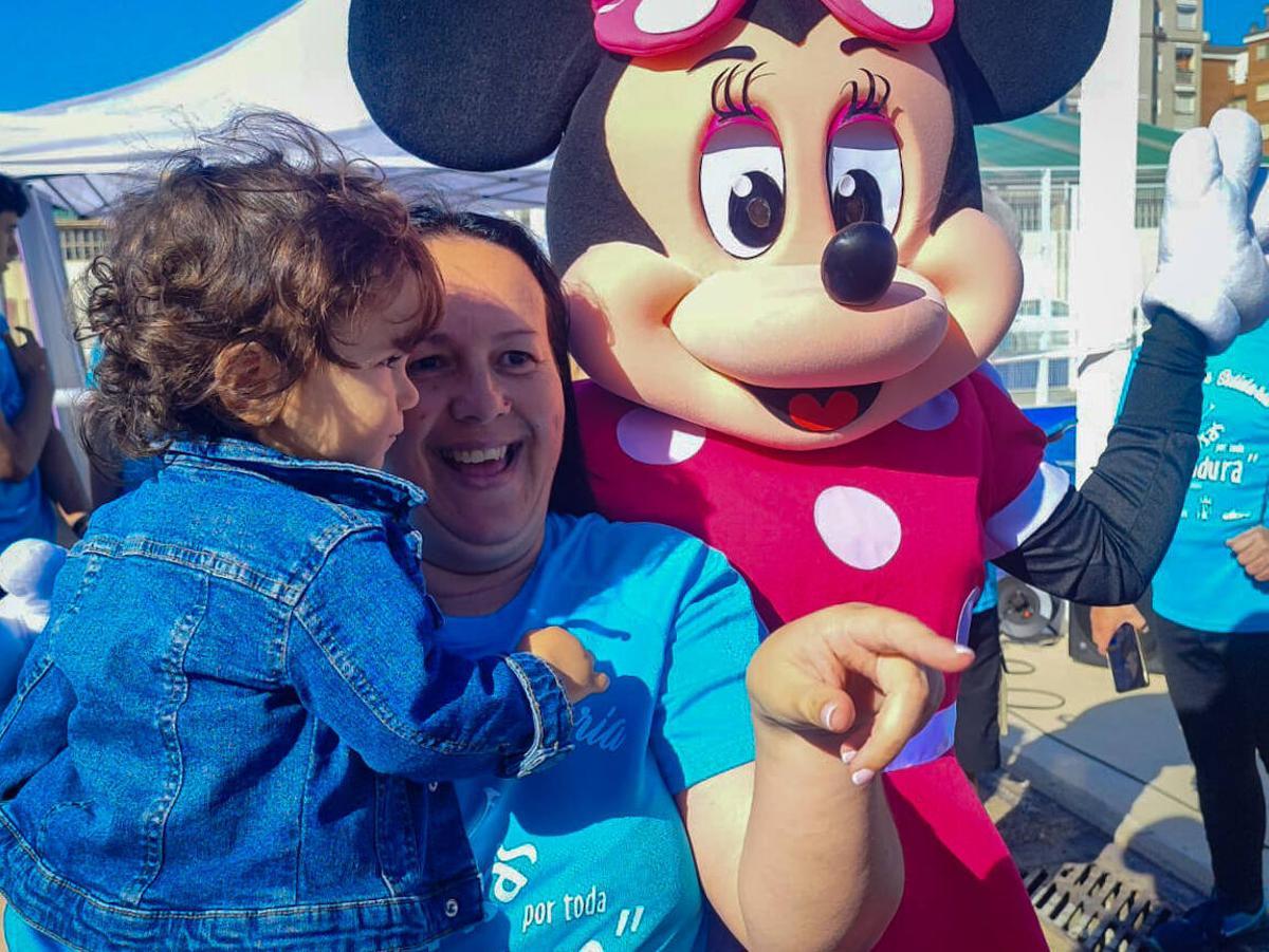 Badajoz se viste de azul para marchar por los niños con cáncer