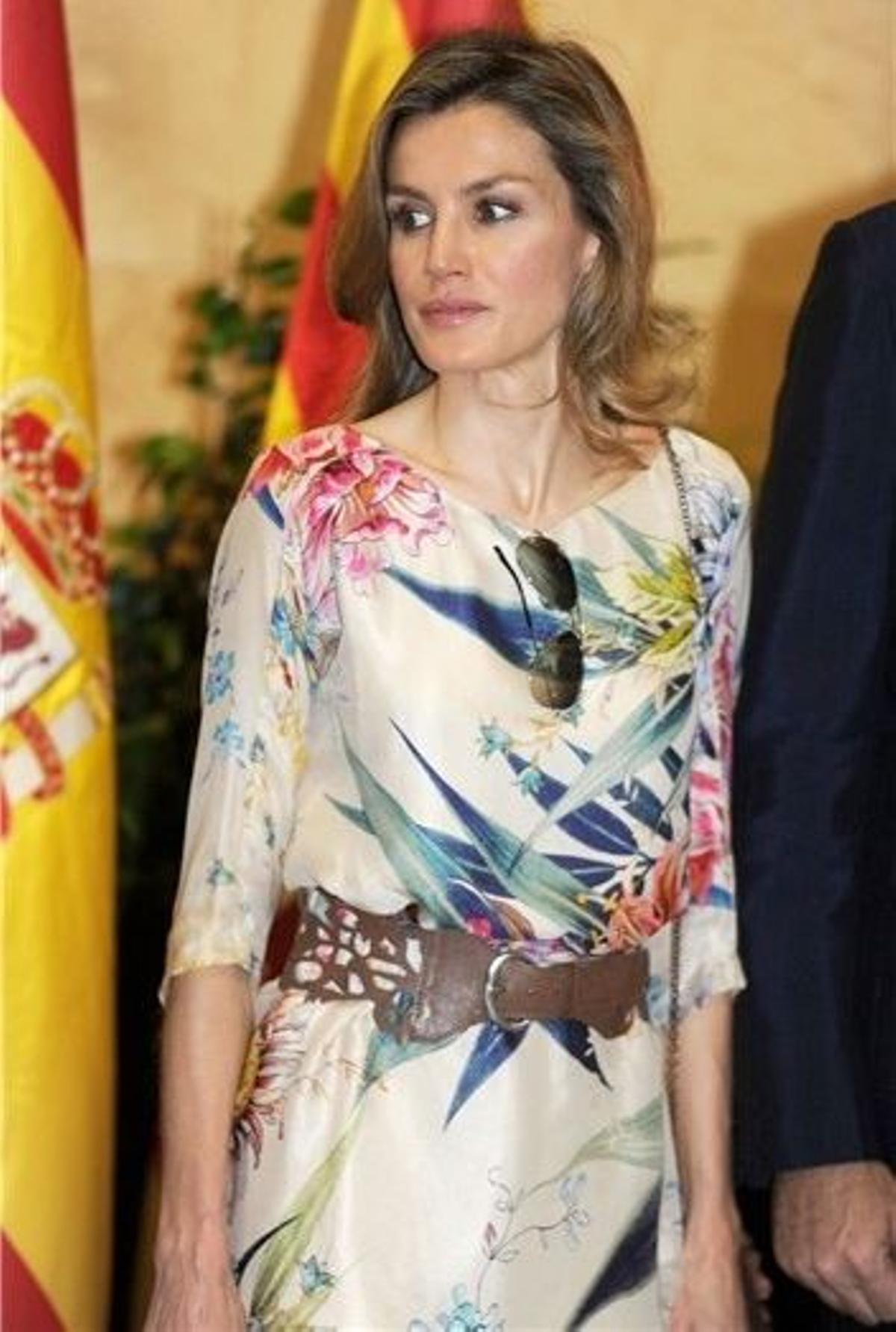 Letizia Ortiz con vestido estampado de Zara en 2011