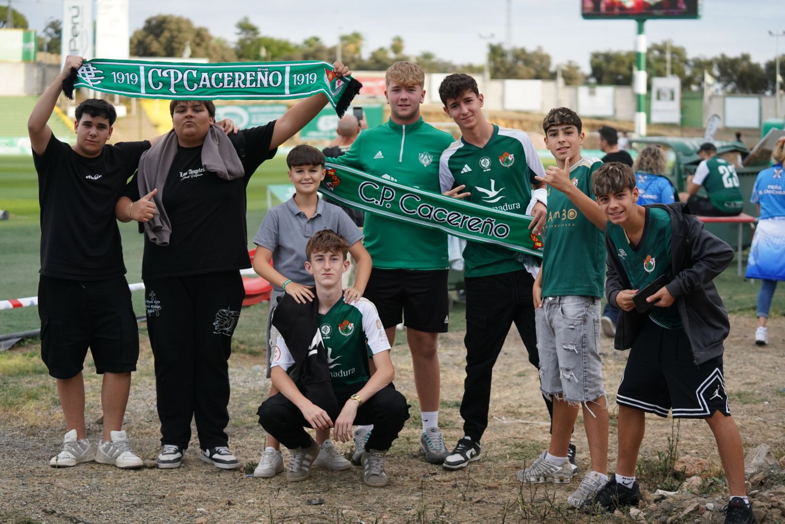 Ambiente en la previa del Cacereño-Tenerife