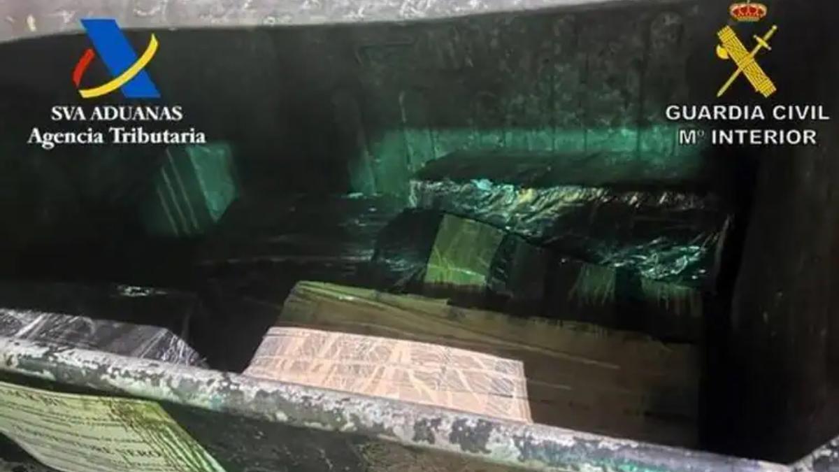 Intervienen 950 kilos de cocaína que estaban ocultos en un buque en Tenerife