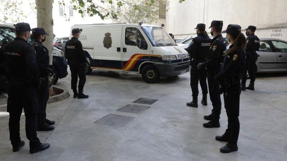 Detenen a Mallorca quatre marroquins escapats de l’avió Detenen a Mallorca quatre marroquins escapats de l’avió