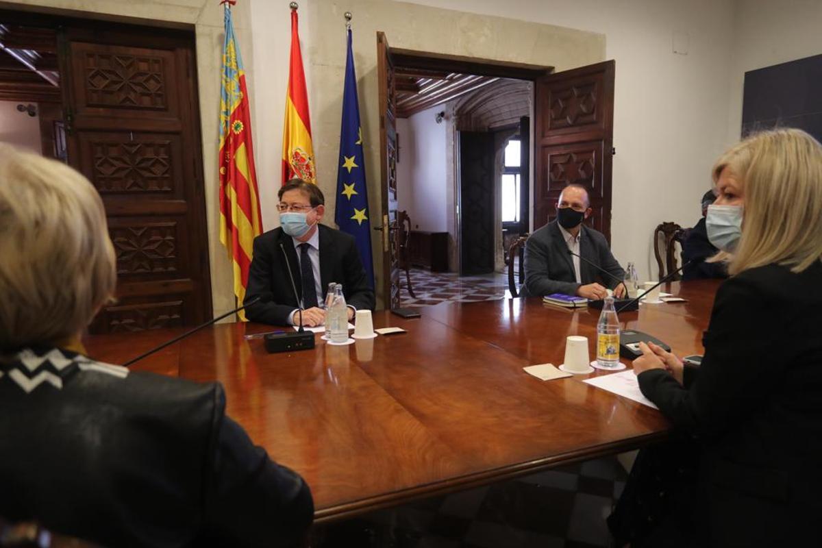 Puig y los consellers durante la reunión Interdepartamental.