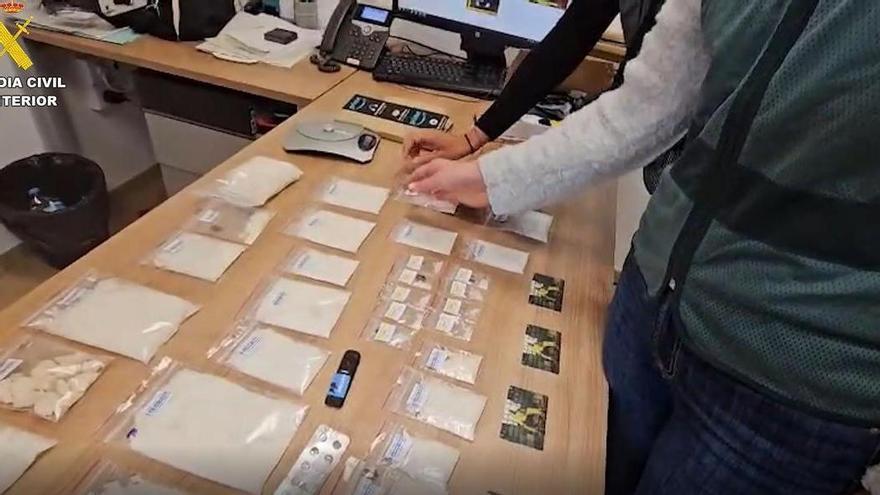 La Guardia Civil saca del mercado 300.000 dosis de droga alfa, sospechosa de tres muertes en València