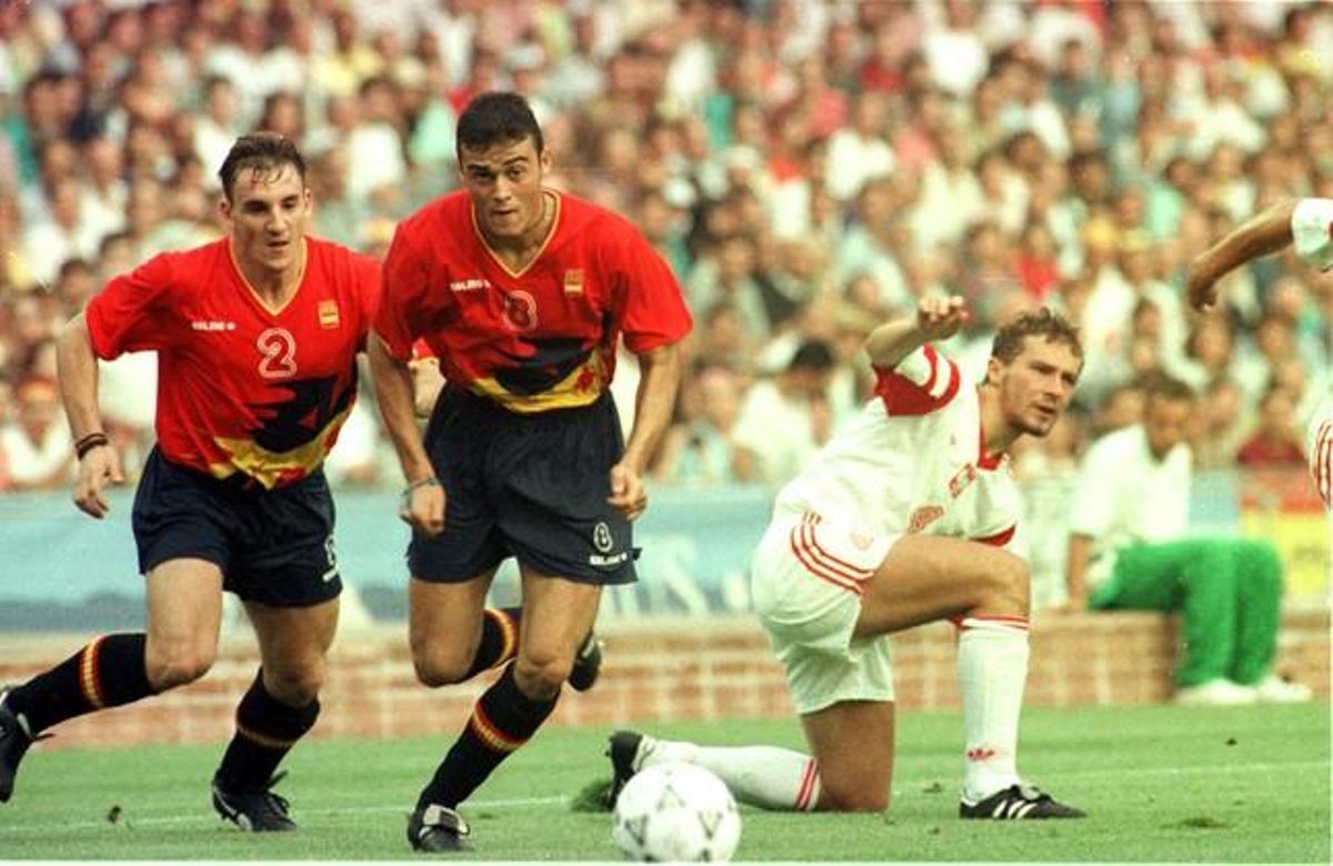 Ferrer i Luis Enrique, durant la final de futbol que va enfrontar Espanya i Polònia. El combinat espanyol es va alçar amb la medalla d’or.