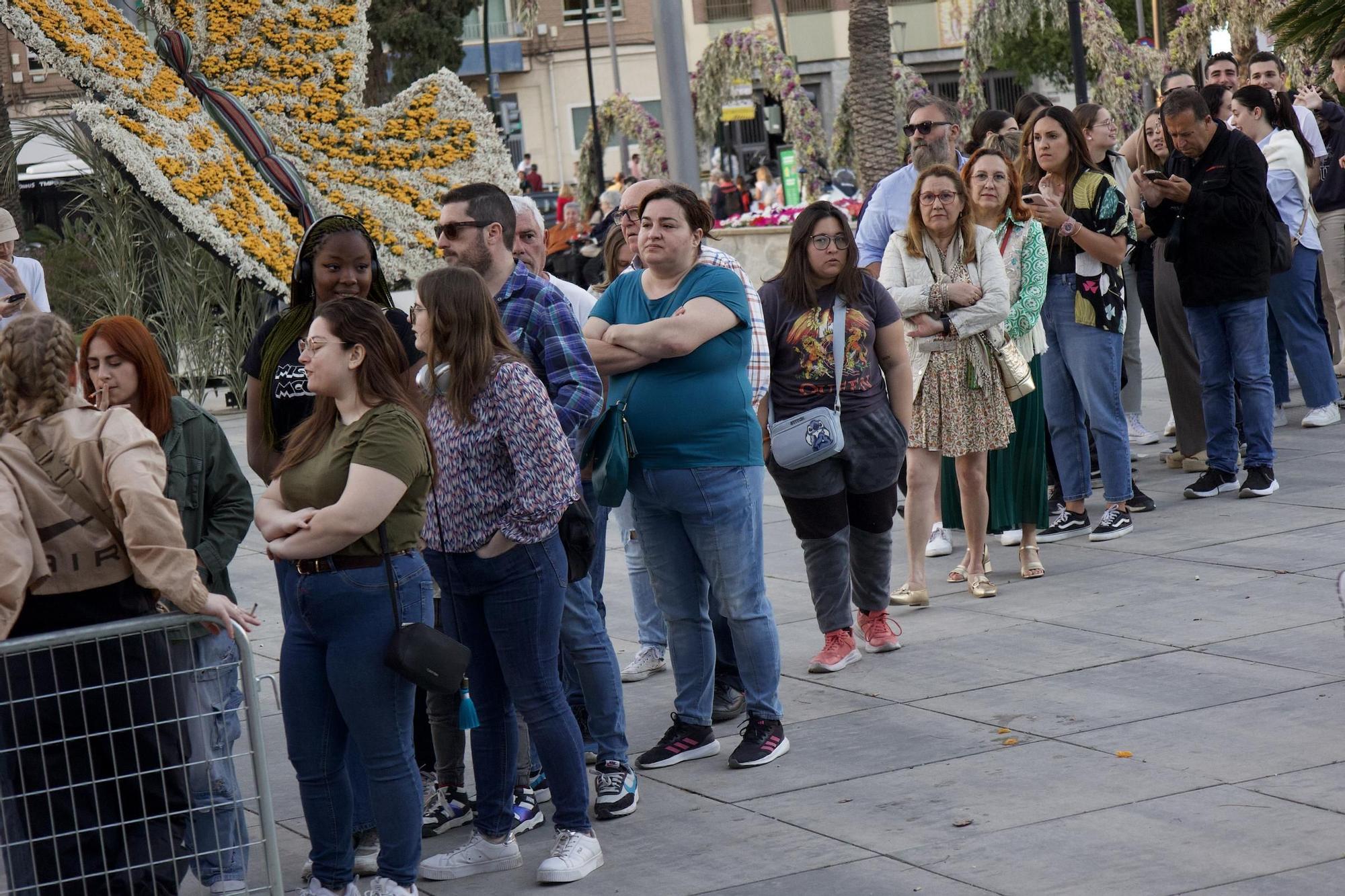 Las imágenes de la multitudinaria degustación gratuita de marineras en la plaza Circular de Murcia