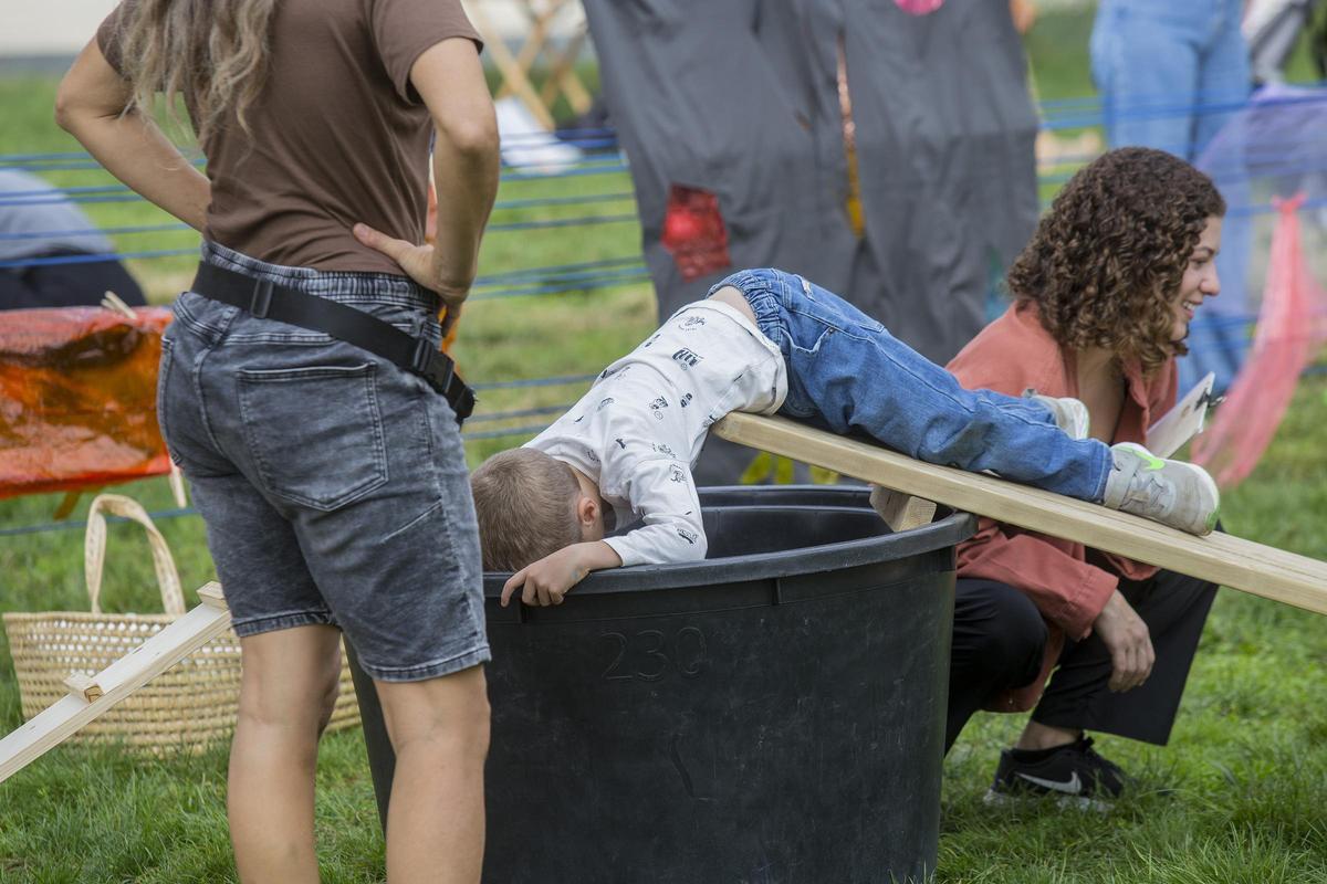 Jornada sobre espacio público neuroinclusivo en la La Clariana de Glòries, en Barcelona.