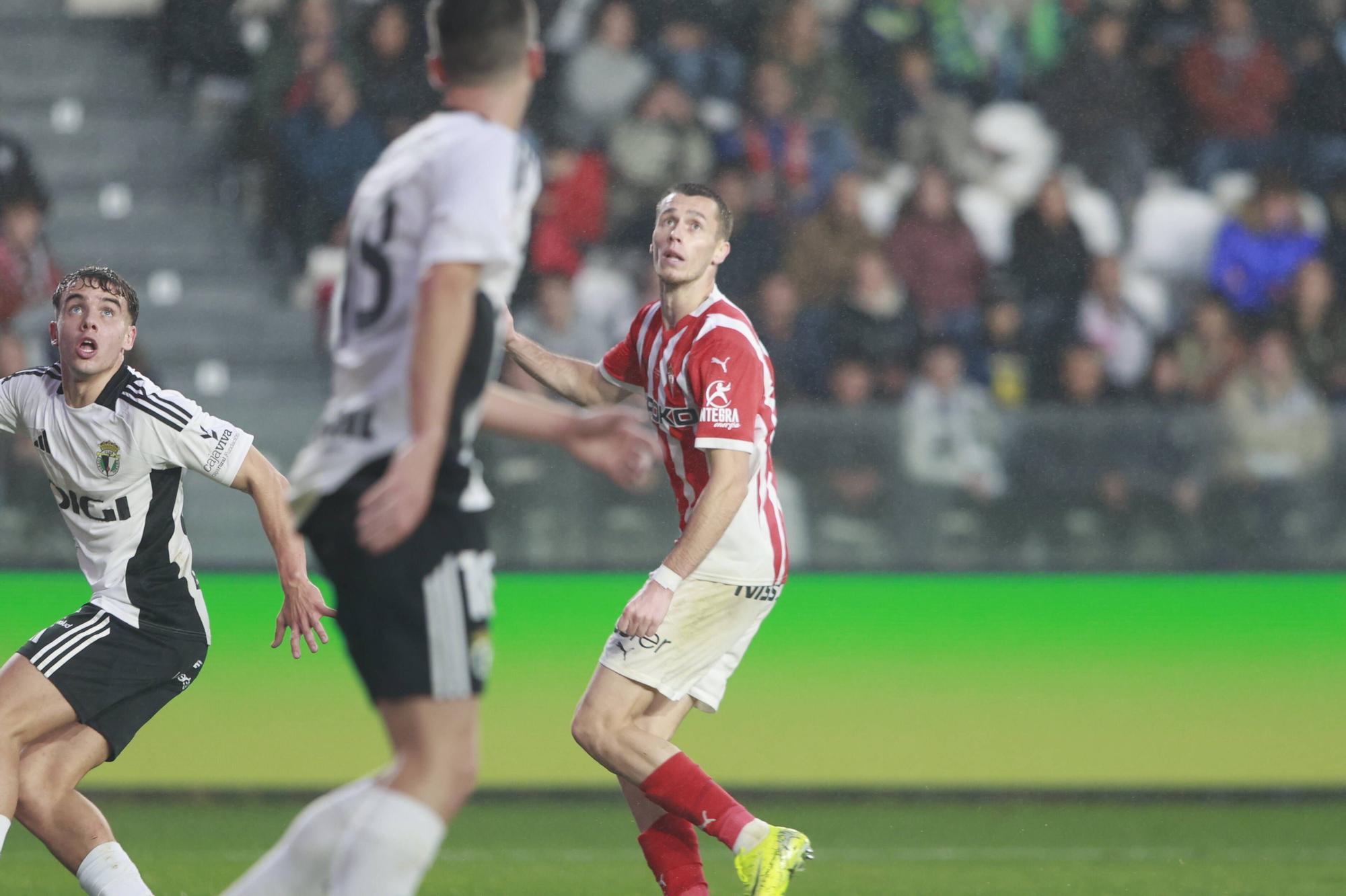 EN IMÁGENES: Así fue el Burgos-Sporting, con gran desplazamiento de  la Mareona
