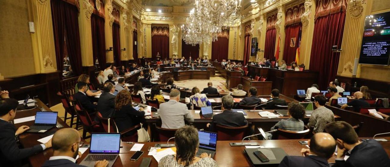 Pleno del Parlament Balear