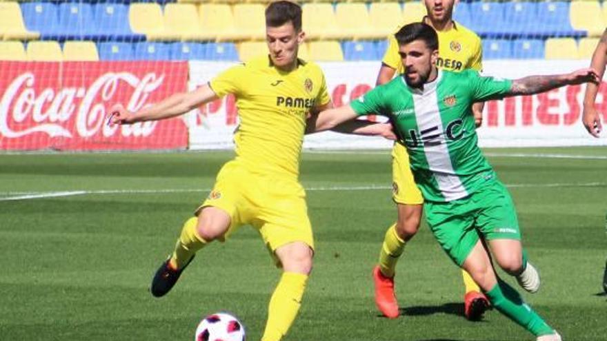 Chuca jugó con el filial amarillo ante el Cornellà.