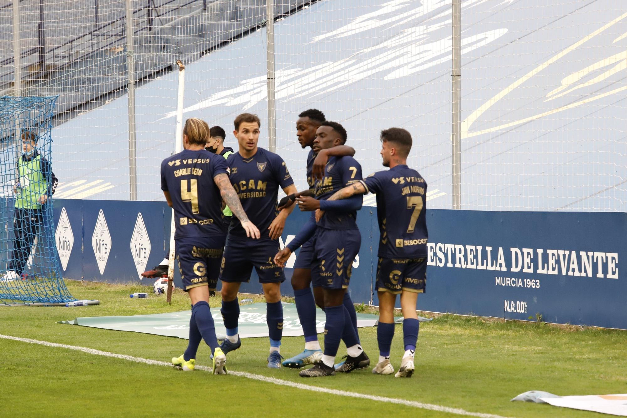 El UCAM Murcia vence y certifica su presencia en el play off (3-2)