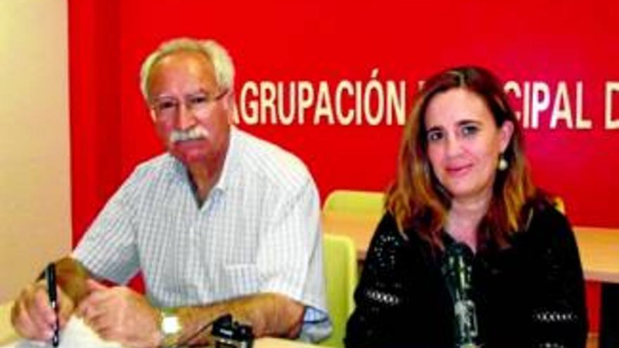 El PSOE dice que el gobierno &quot;no está, no gestiona y no sabe&quot;