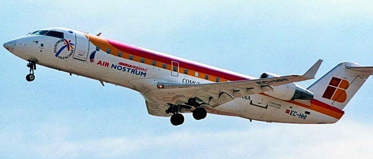 Una nave de Air Nostrum en pleno vuelo. | EUROPA PRESS