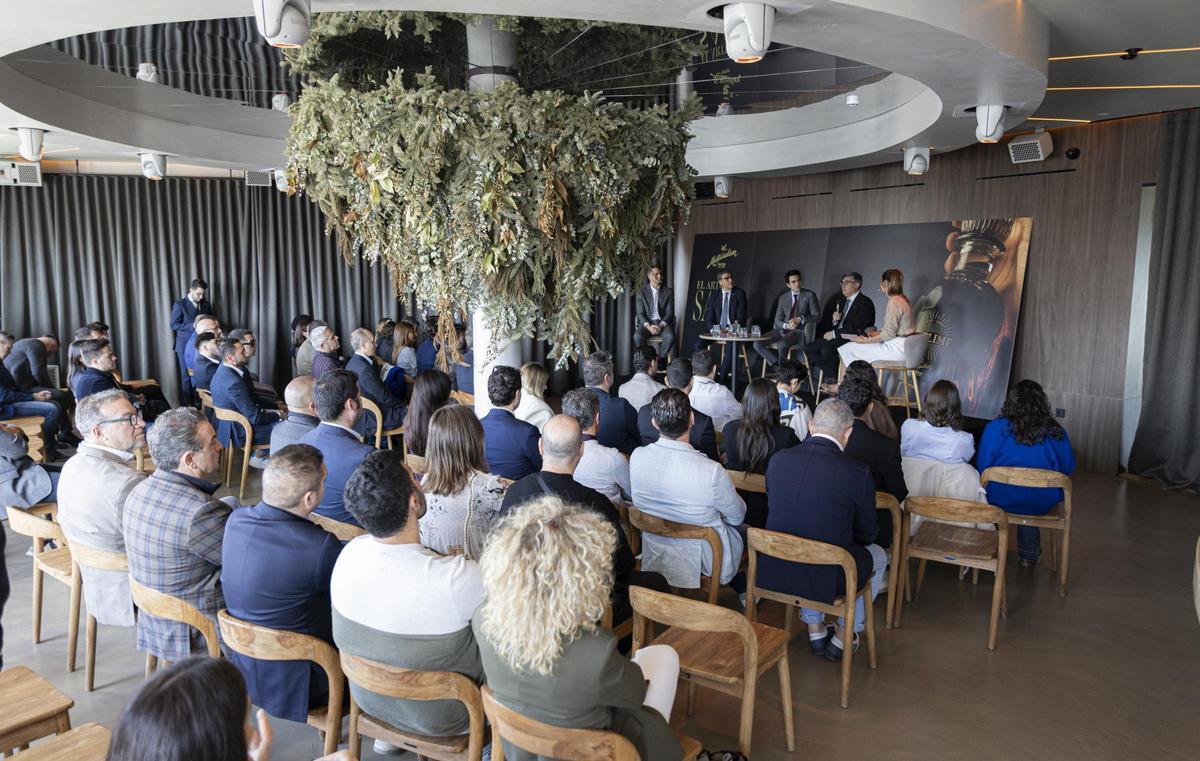 El primer encuentro del ciclo se celebró ayer en Alicante, en el restaurante Béton Brut, y reunió a algunas de las figuras más reconocidas del sector.