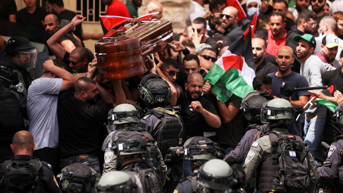 Funeral por la muerte de la reportera de Al Jazeera Shireen Abu Akleh en Jerusalén, el pasado 13 de mayo.