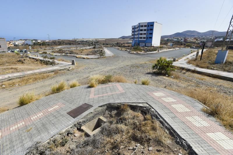 Zona de Arauz a medio urbanizar y abandonada