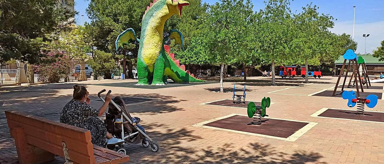 La principal superficie de juegos infantiles de  Torrevieja está en el parque de las Naciones. | D. PAMIES