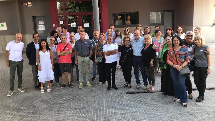 Un grup d’exalumnes del Col·legi Bages de Manresa es retroba per celebrar els 60 anys