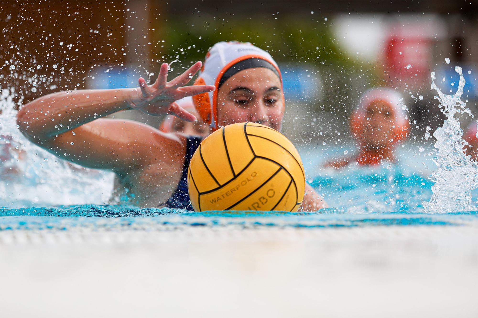 Waterpolo en Ibiza: las chicas del Sant Josep, más guerreras que nunca