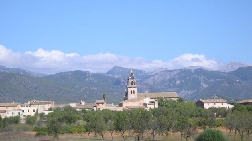 Imagen de una vista general del casco urbano del municipio de Santa Maria del Camí.