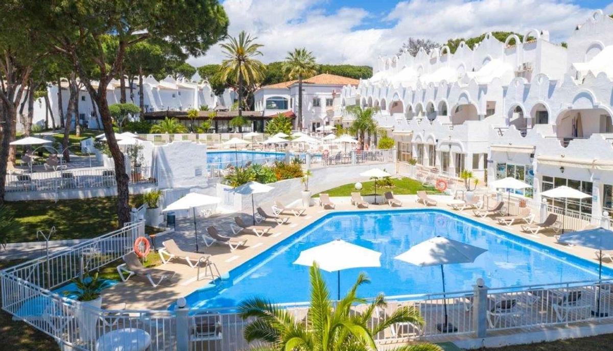 El exterior del nuevo hotel Sercotel Vime la Reserva Marbella, en la Costa del Sol de Málaga.