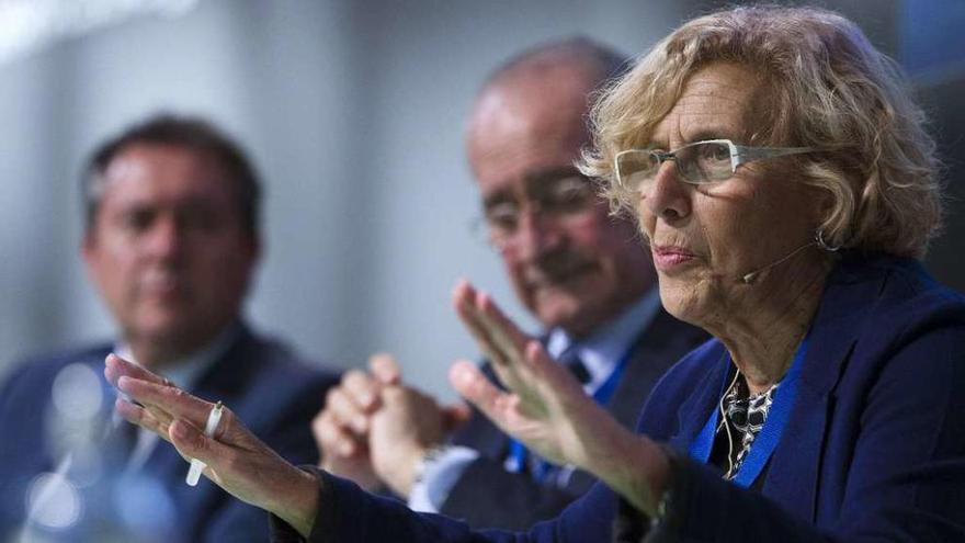 Carmena, ayer, durante su participación en la mesa redonda &quot;Compromisos de las ciudades con el clima&quot;.