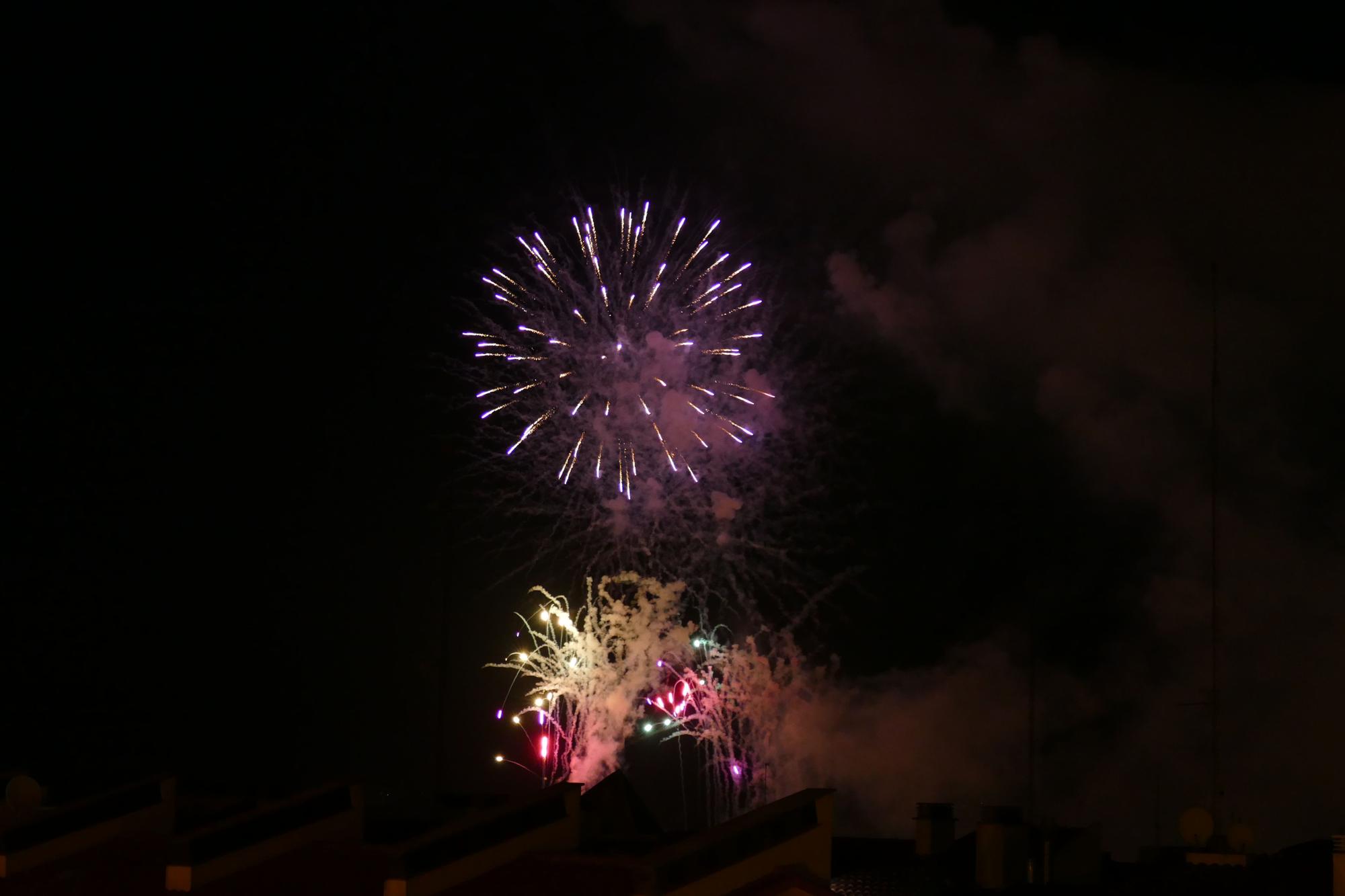 Figueres tanca les Fires i Festes de la Santa Creu amb un castell de focs