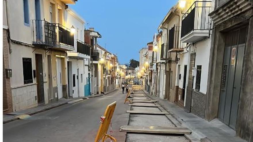 Benifairó finaliza las obras de mejora de la red de aguas pluviales en la calle Bon Succés