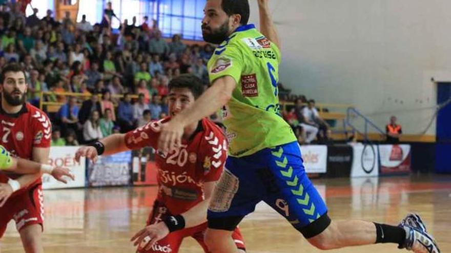 Octavio, durante un partido en el Ángel Nieto.