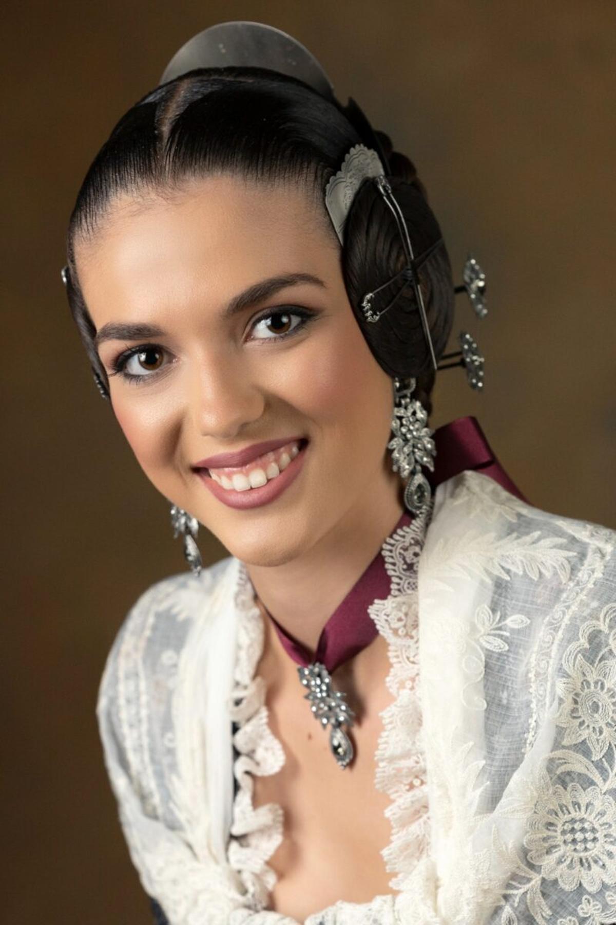 OLIVERETA - Nuria Olivares Robledo (Jose Maria Bayarri-Los Isidros)