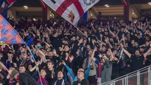 Laporta i Font lliuren la batalla  a les grades