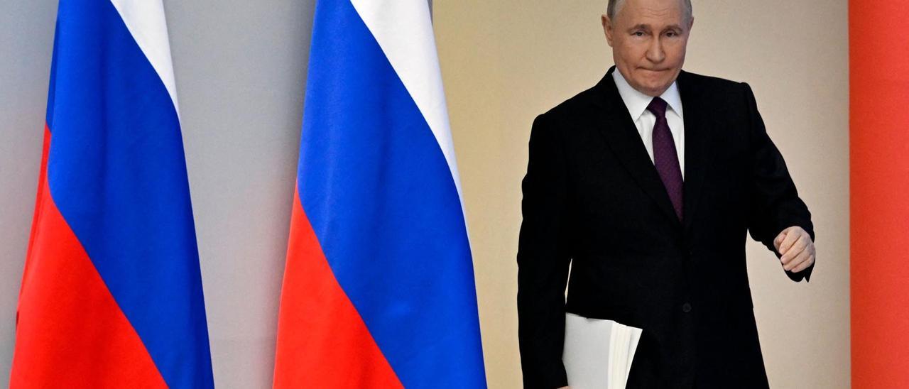 El presidente ruso Vladimir Putin pronuncia su discurso sobre el estado de la nación en Moscú.
