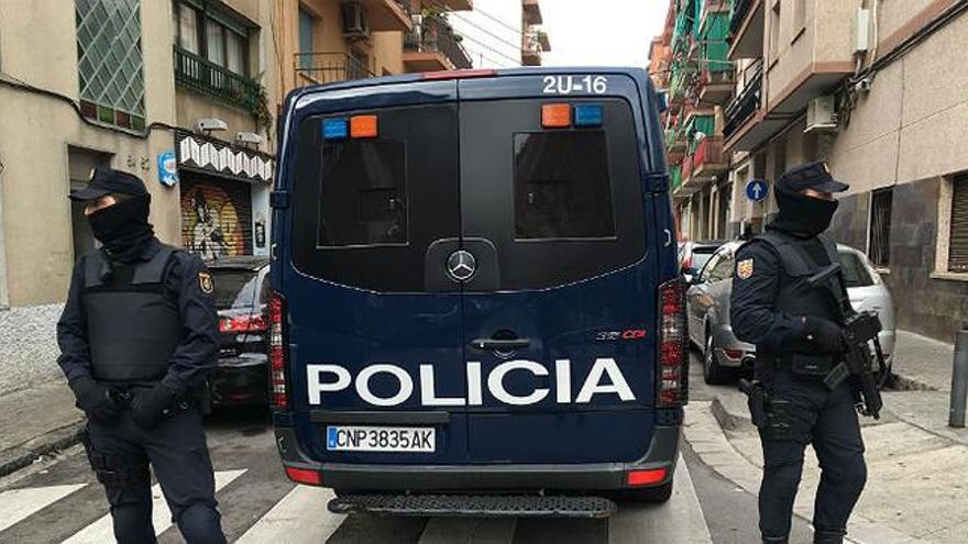 La Policía detiene a un paquistaní por difundir propaganda yihadista