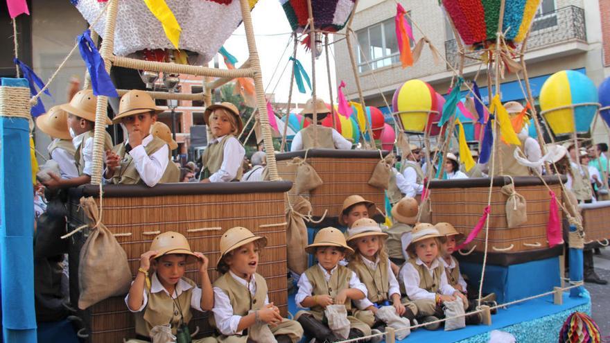 Carroza ganadora del primer premio del Desfile de Carrozas