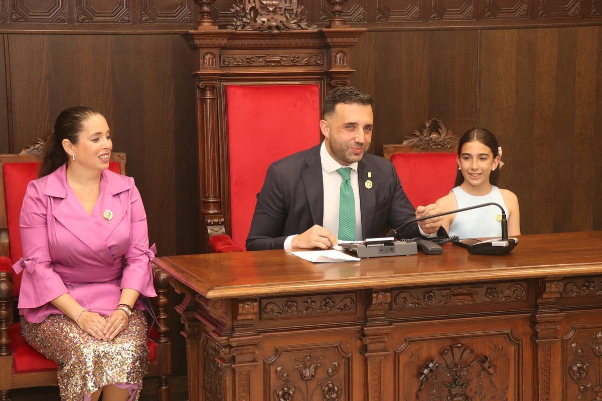 El alcalde, durante la llamada.