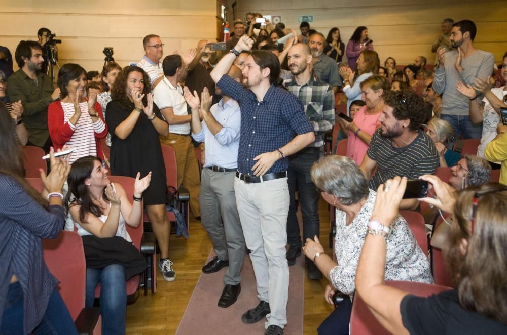 "Aquí empieza el cambio para toda Europa", ha subrayado Villares ante medio millar de personas en el paraninfo de la Universidad de A Coruña.