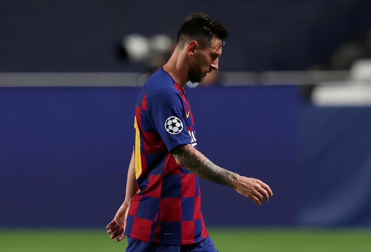 FILE PHOTO: Soccer Football - Champions League - Quarter Final - FC Barcelona v Bayern Munich - Estadio da Luz, Lisbon, Portugal - August 14, 2020   Barcelona’s Lionel Messi looks dejected after the match, as play resumes behind closed doors following the outbreak of the coronavirus disease (COVID-19)   REUTERS/Rafael Marchante/Pool/File Photo