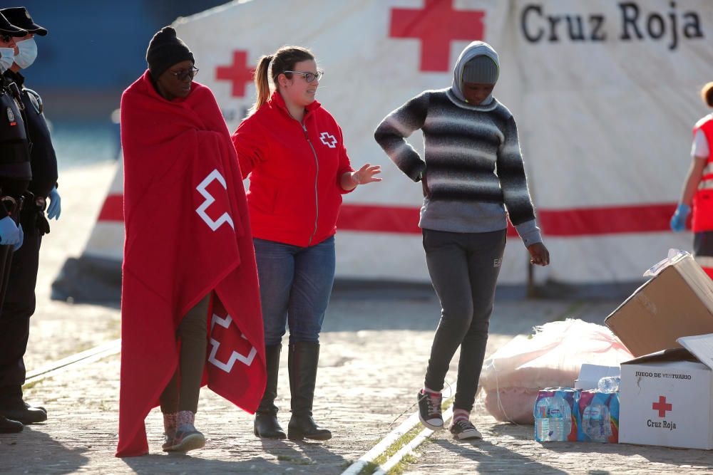 Llegan al puerto de Málaga 52 inmigrantes rescatados