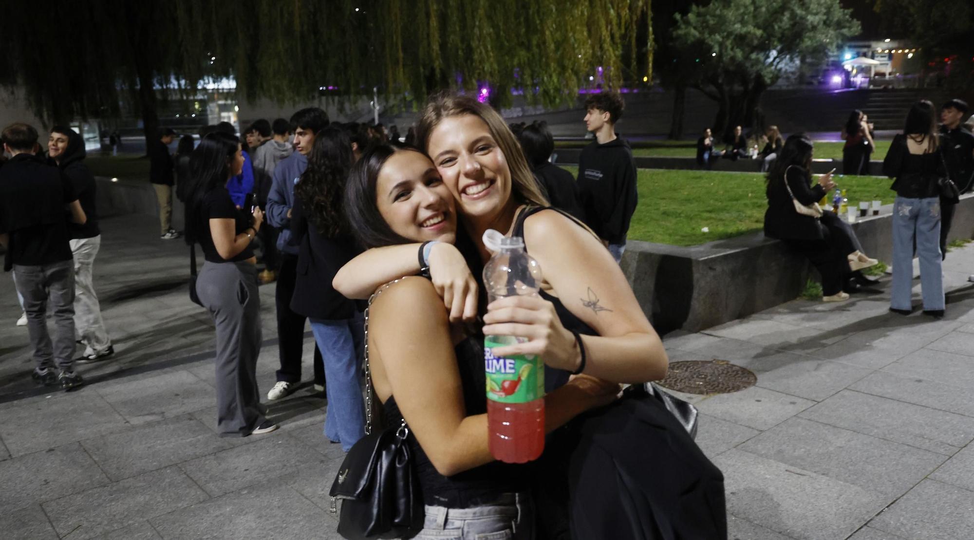 Estudiantes celebran el fin de los exámenes de la PAU y Universidad