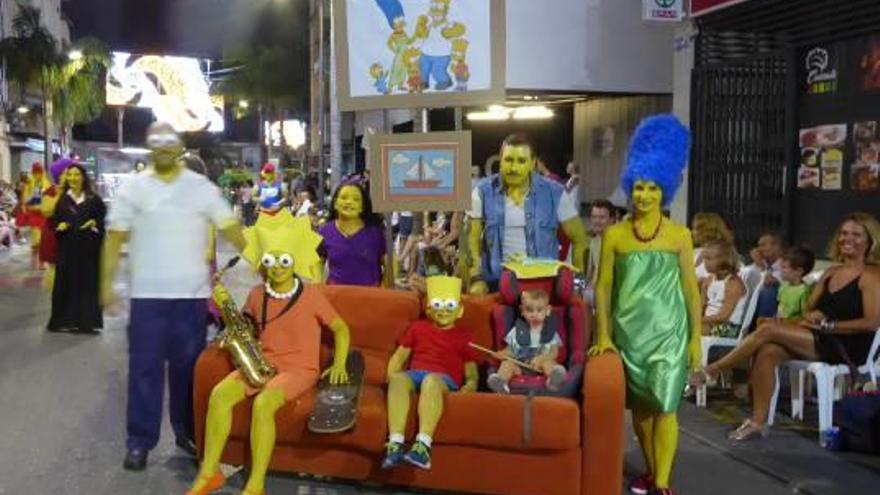 Los ganadores de la Cabalgata de Disfraces, la familia Simpson.