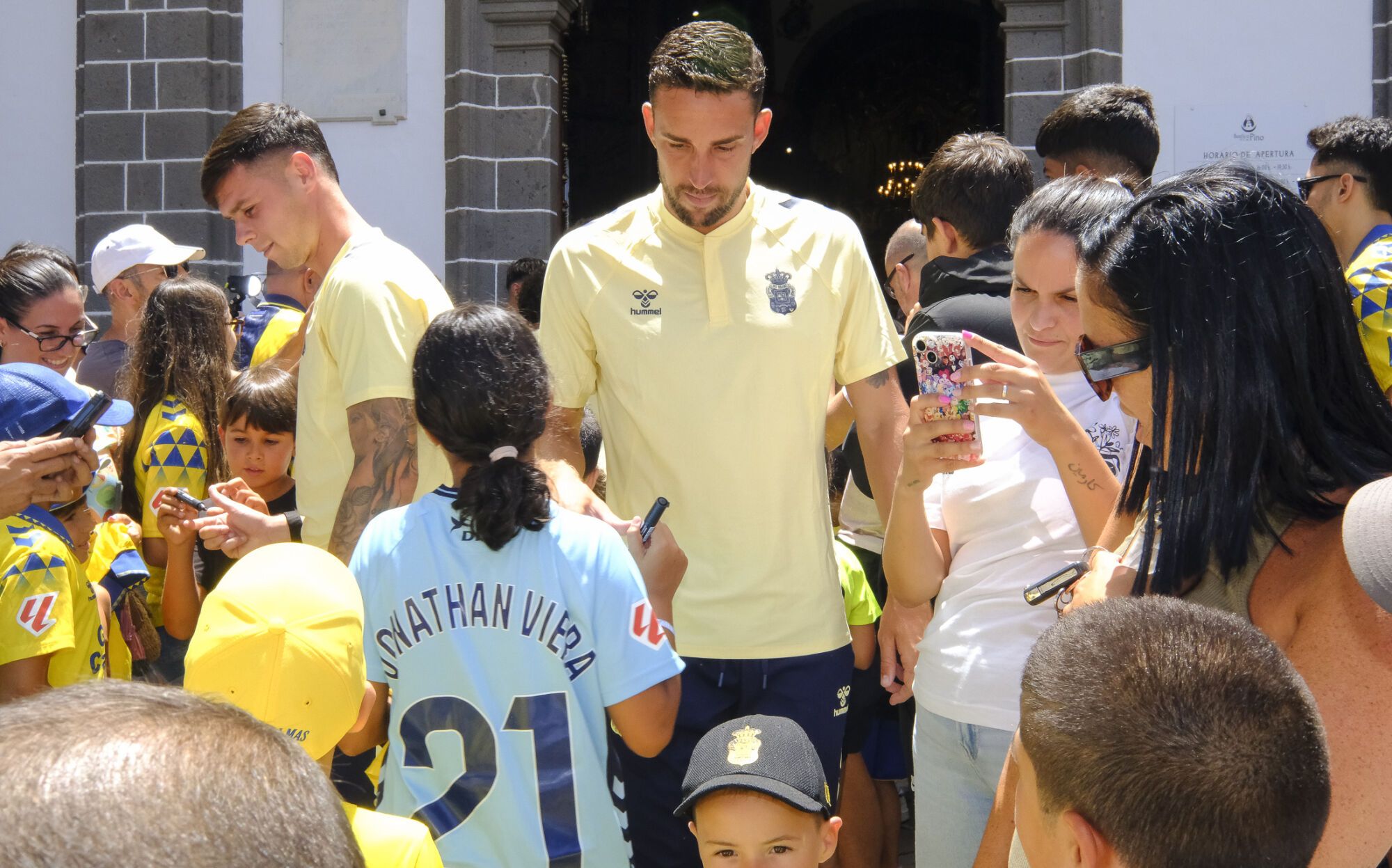 Ofrenda anual de la UD Las Palmas a la Virgen del Pino
