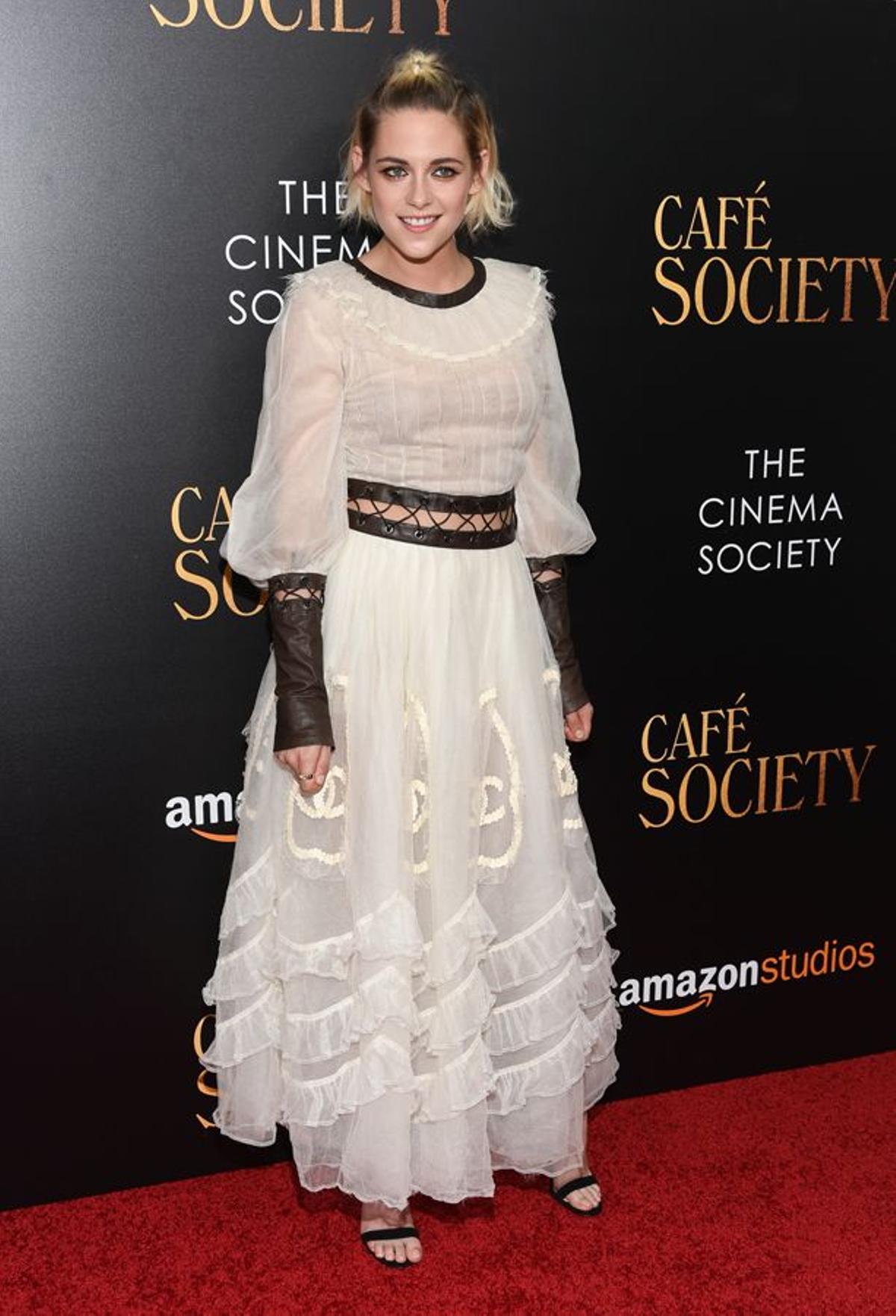 Estreno de 'Café Society' en Nueva York: Kristen Stewart con vestido de Chanel