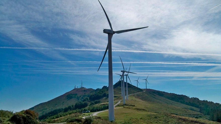 Reiteran las eólicas: pueden bajar la luz... si les dejan