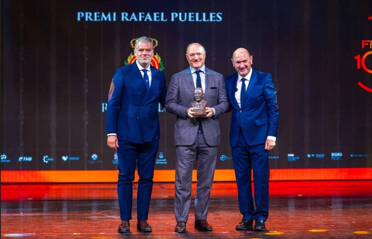 La FFIB ha reconocido a los clubes, jugadores y personas que han ayudado a contruir y fomentar el fútbol en Baleares La FFIB ha reconocido a los clubes, jugadores y personas que han ayudado a contruir y fomentar el fútbol en Baleares