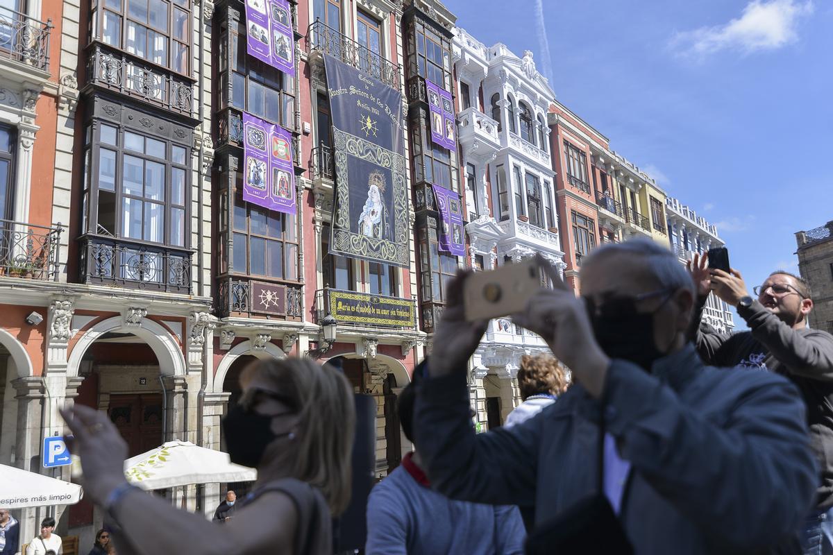 En imágenes: así fue la procesión de la hermandad del Beso de Judas En imágenes: así fue la procesión de la hermandad del Beso de Judas