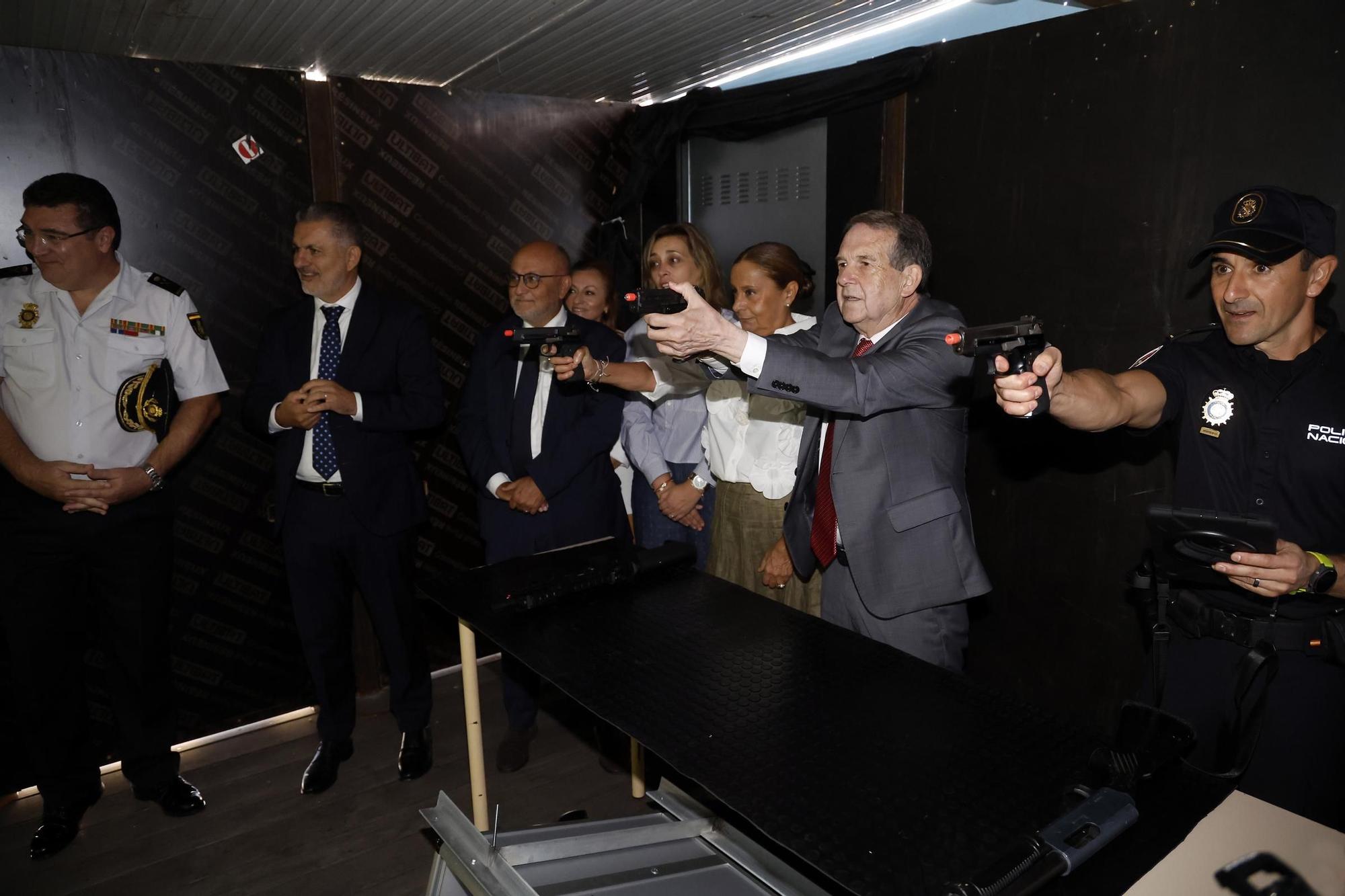 Vigo inaugura con la "Exposición de Medios" las celebraciones del Día de la Policía Nacional