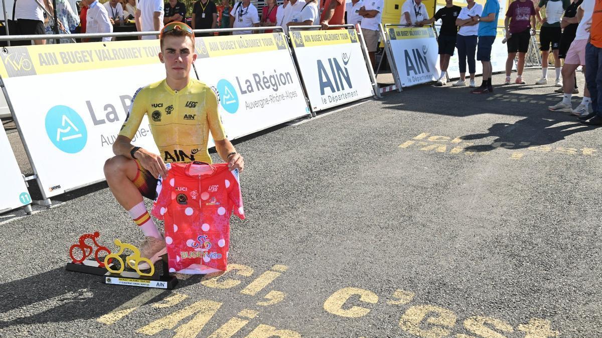 Benjamín Noval, tras ganar el Tour de Valromay.